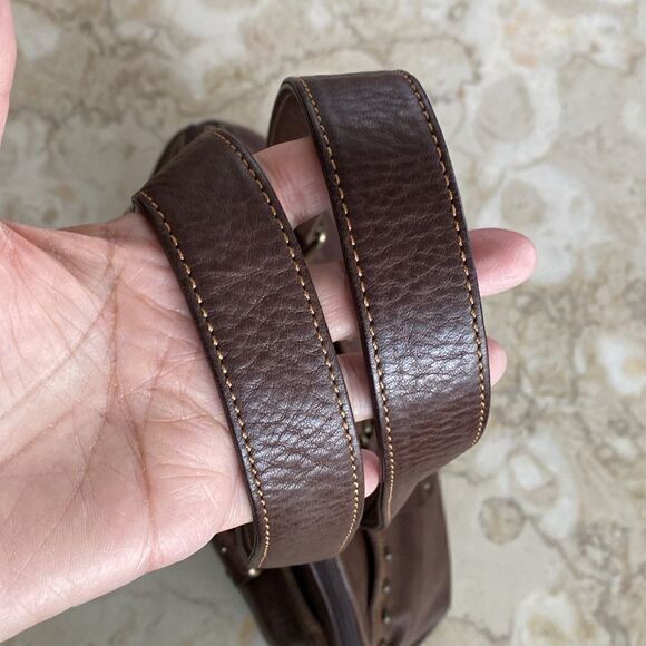 High Fashion Canada Leather Shoulder Bag - Picture 10 of 15